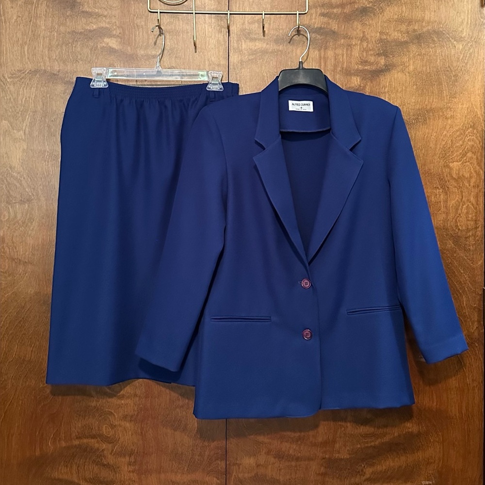 Vintage Alfred Dunner Fall Blazer & Skirt Suit Set Womens 8 & 10 Dark Blue USA